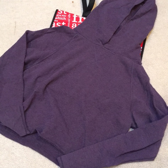 lululemon athletica Tops - Lululemon cropped hoodie